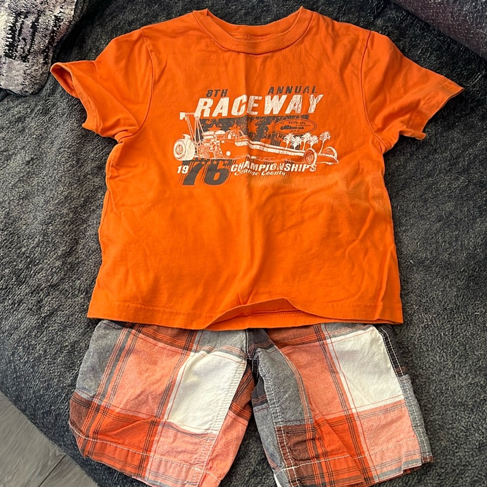Boy’s Mossimo outfit. SS shirt and plaid shorts. Shirt XS, shorts 5